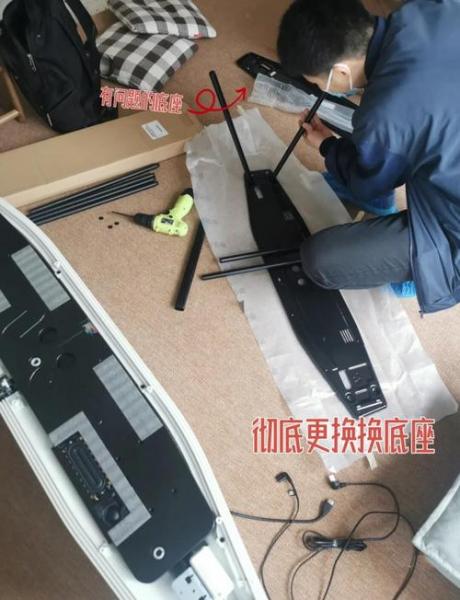 如何拆开三星的显示器?